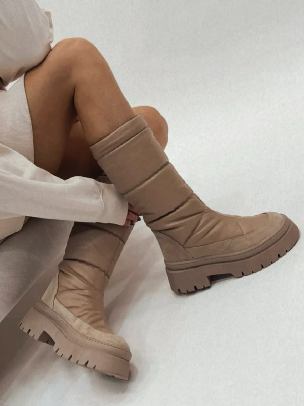 Leather boots E229 - BEIGE