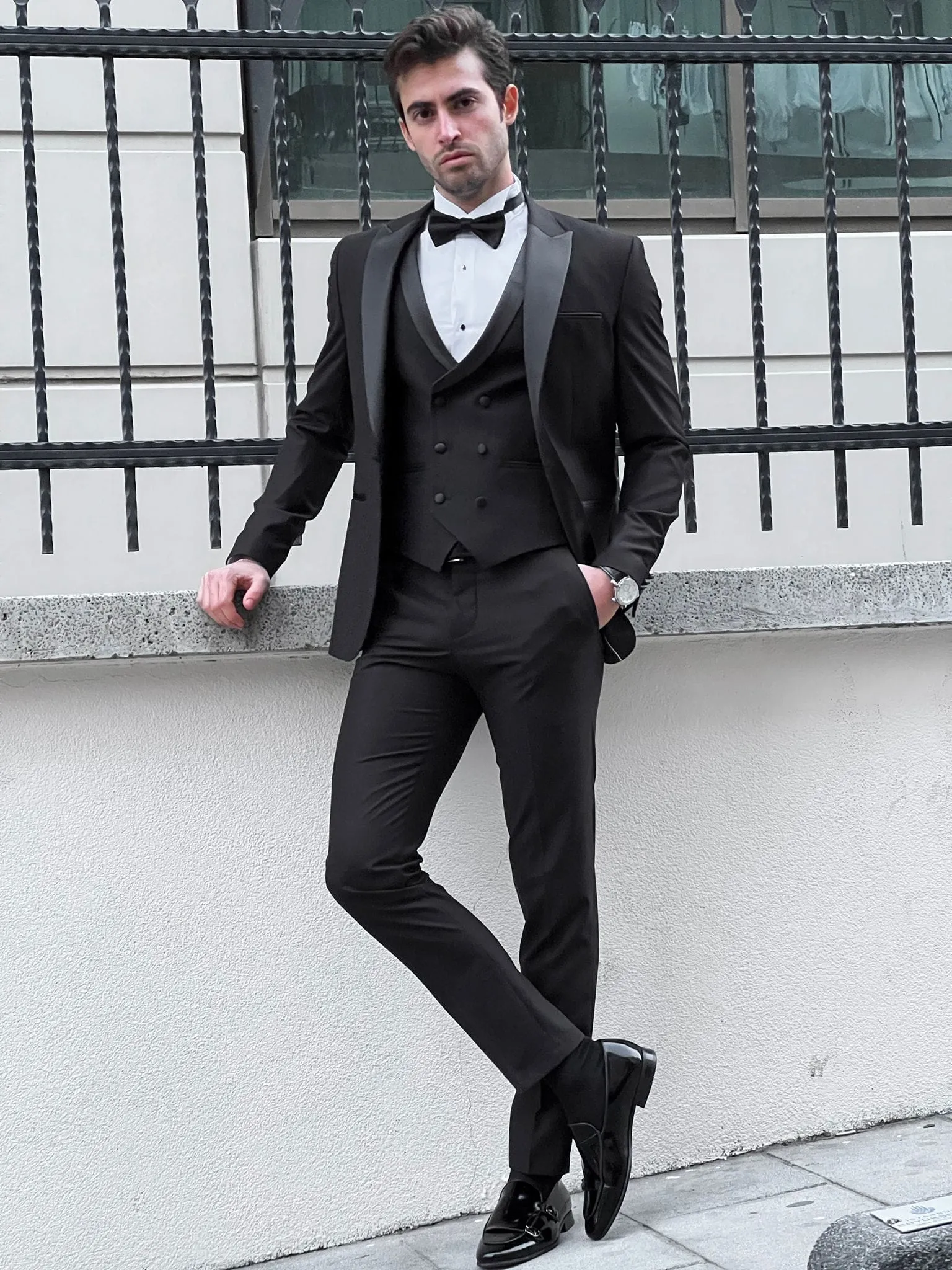 Slim Fit Pointed Collar Double Breasted Black Tuxedo