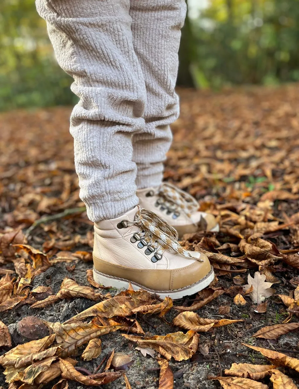 Trek Boot - Cream