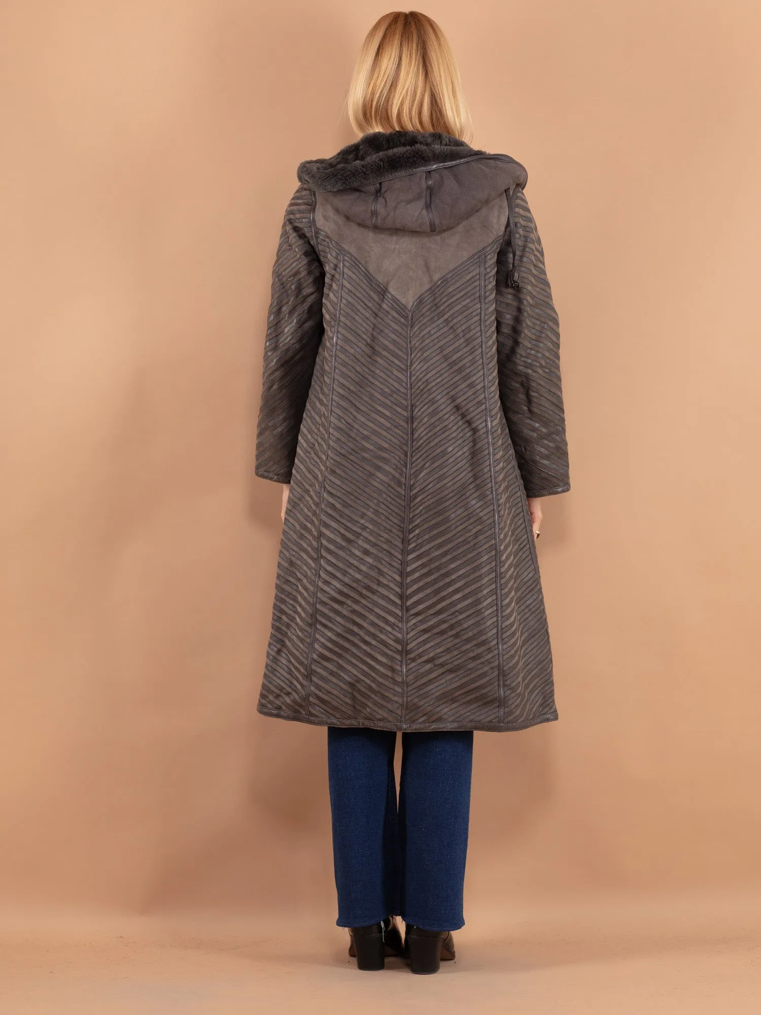 Vintage 80's Women Hooded Sheepskin Coat in Gray