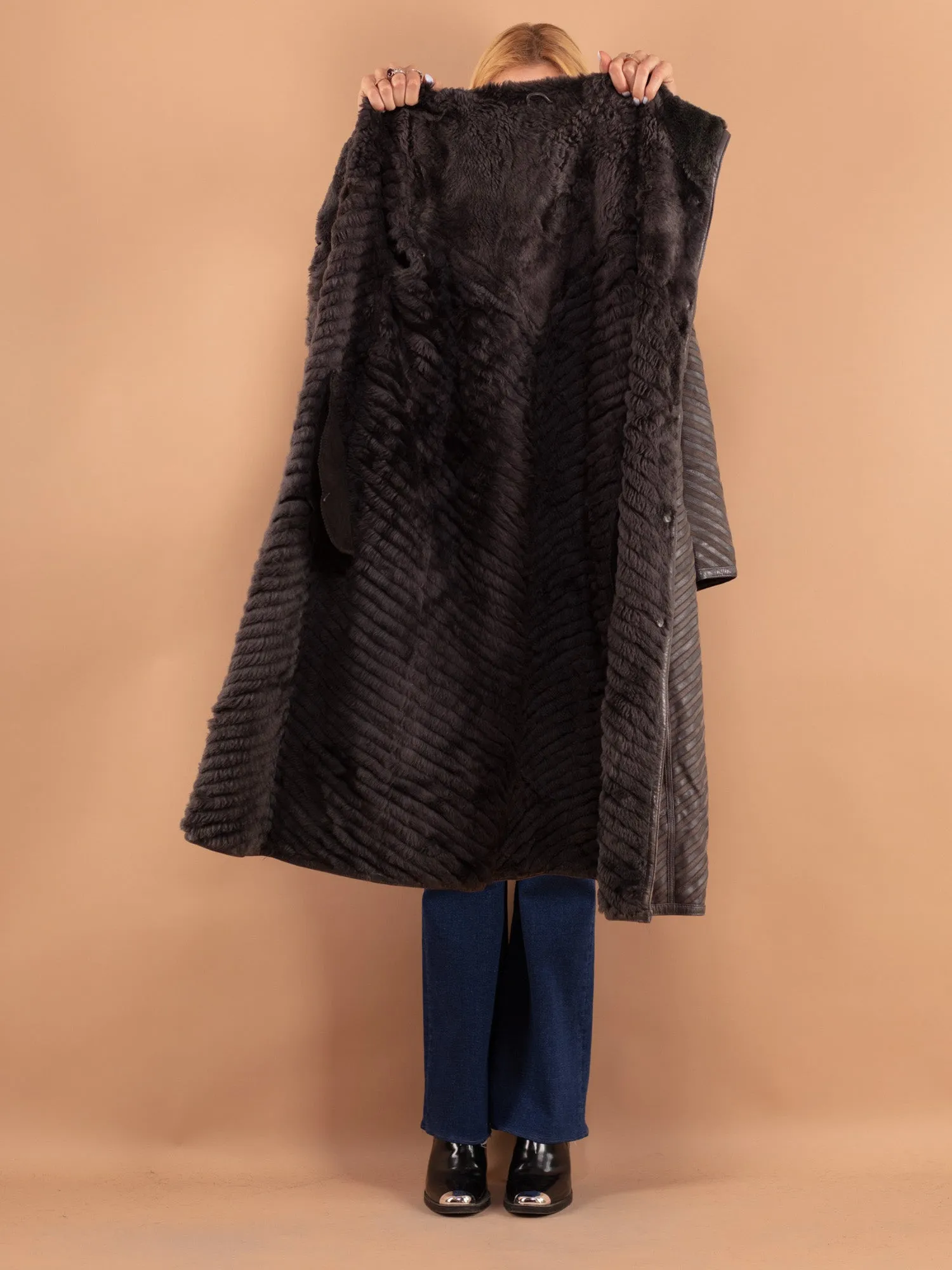 Vintage 80's Women Hooded Sheepskin Coat in Gray