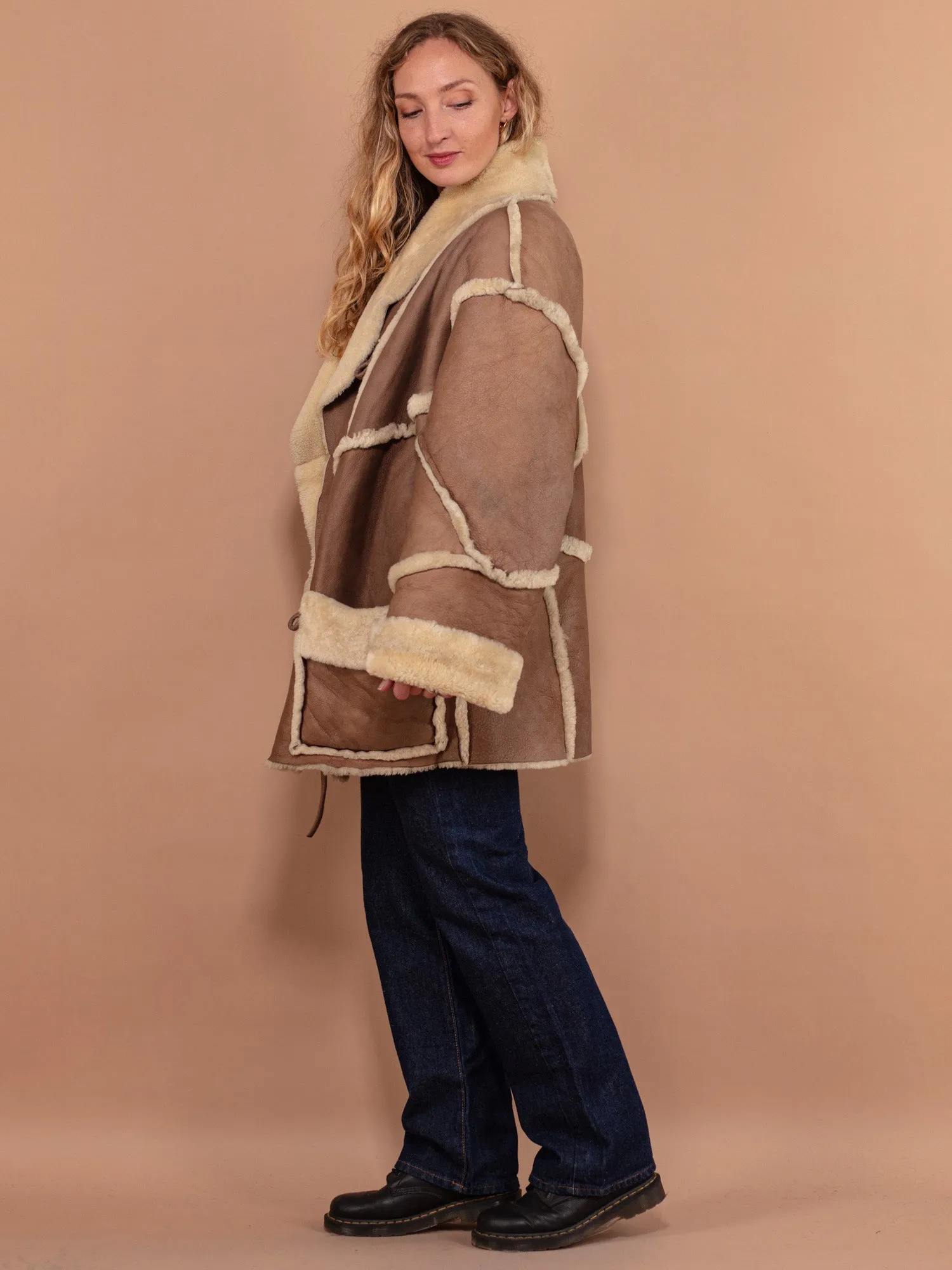 Vintage 80's Women Oversized Sheepskin Coat in Brown