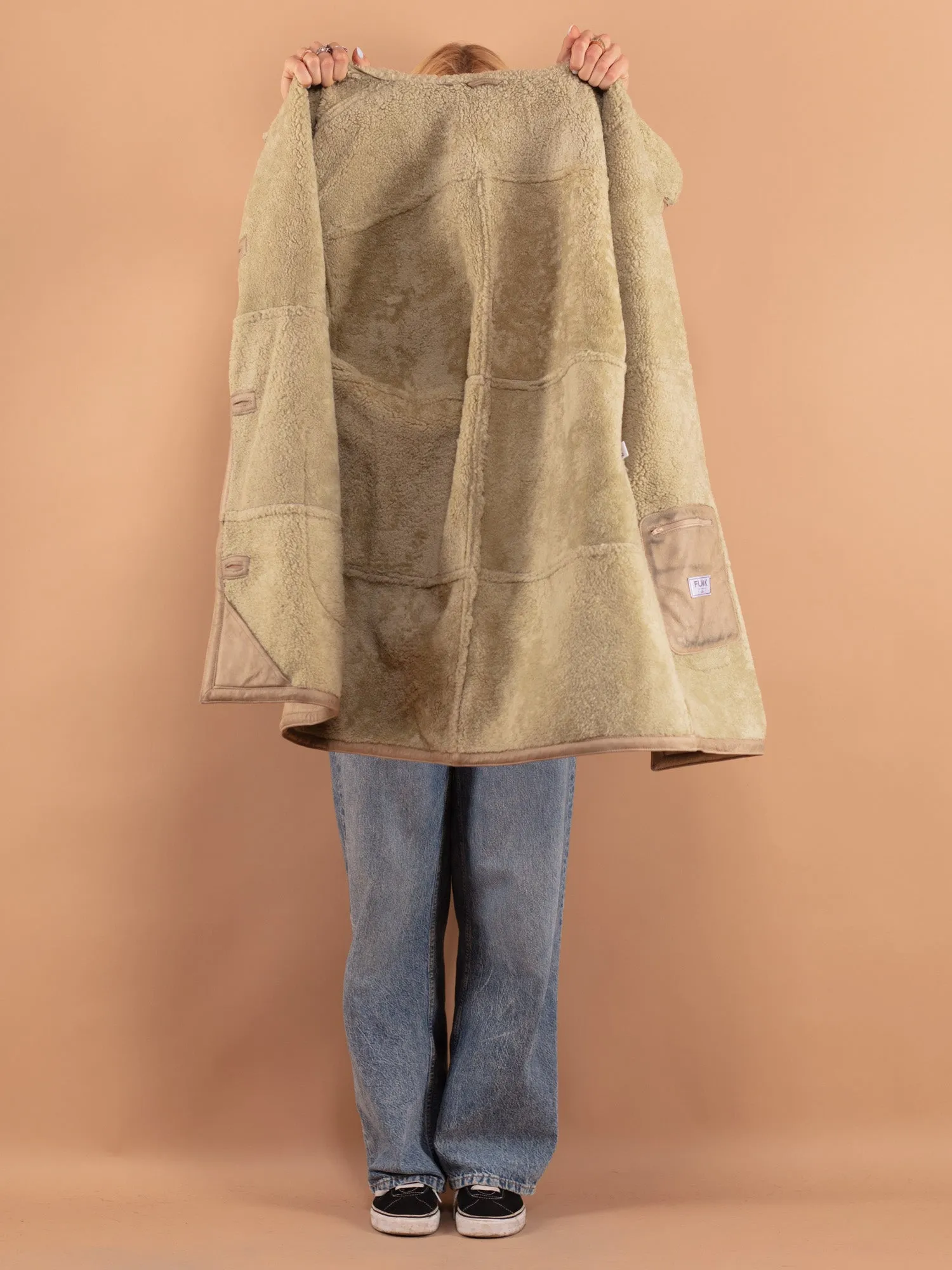 Vintage 90's Women Hooded Sheepskin Coat in Beige